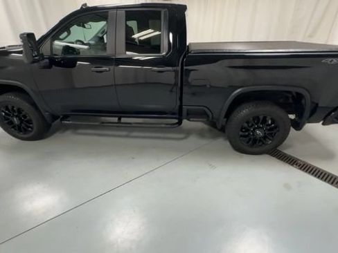 Used 2025 Chevrolet Silverado 2500 Custom w/ Custom Value Package AWD/4WD image 5