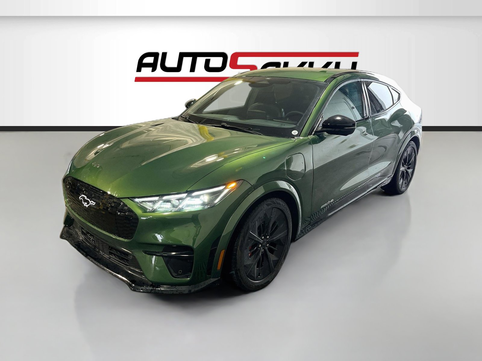 Used 2025 Ford Mustang Mach-E GT AWD/4WD image 3