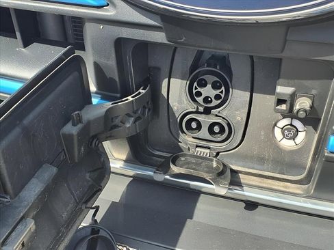 Used 2023 Ford E-Transit 148 High Roof Extended w/ Load Area Protection Package image 28