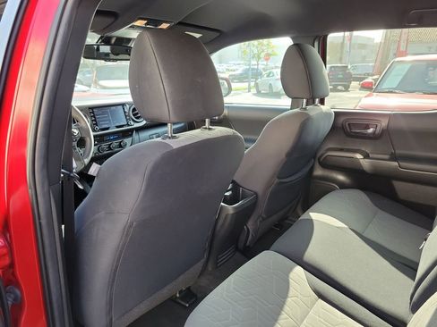 Used 2022 Toyota Tacoma TRD Sport image 13
