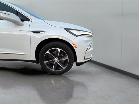 Used 2022 Buick Enclave Essence w/ Sport Touring Edition image 54