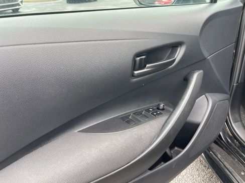Used 2025 Toyota Corolla LE FWD image 10