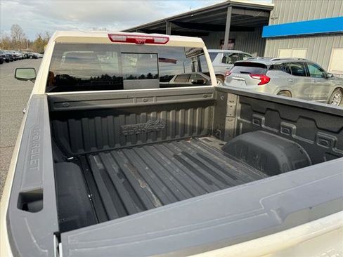 Used 2024 Chevrolet Silverado 1500 High Country AWD/4WD image 4