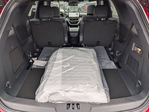 New 2026 Ford Explorer ST-Line w/ ST-Line Street Pack image 14