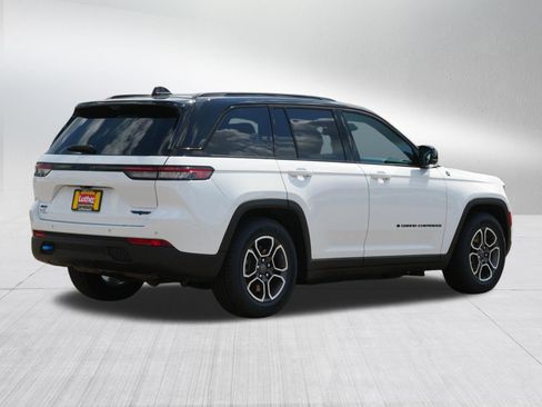Used 2023 Jeep Grand Cherokee Trailhawk w/ Advanced Protech Group II AWD/4WD image 7