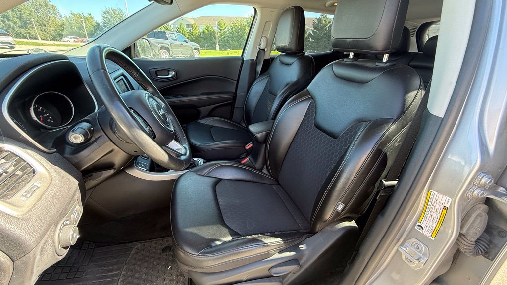 Used 2018 Jeep Compass Latitude FWD image 6