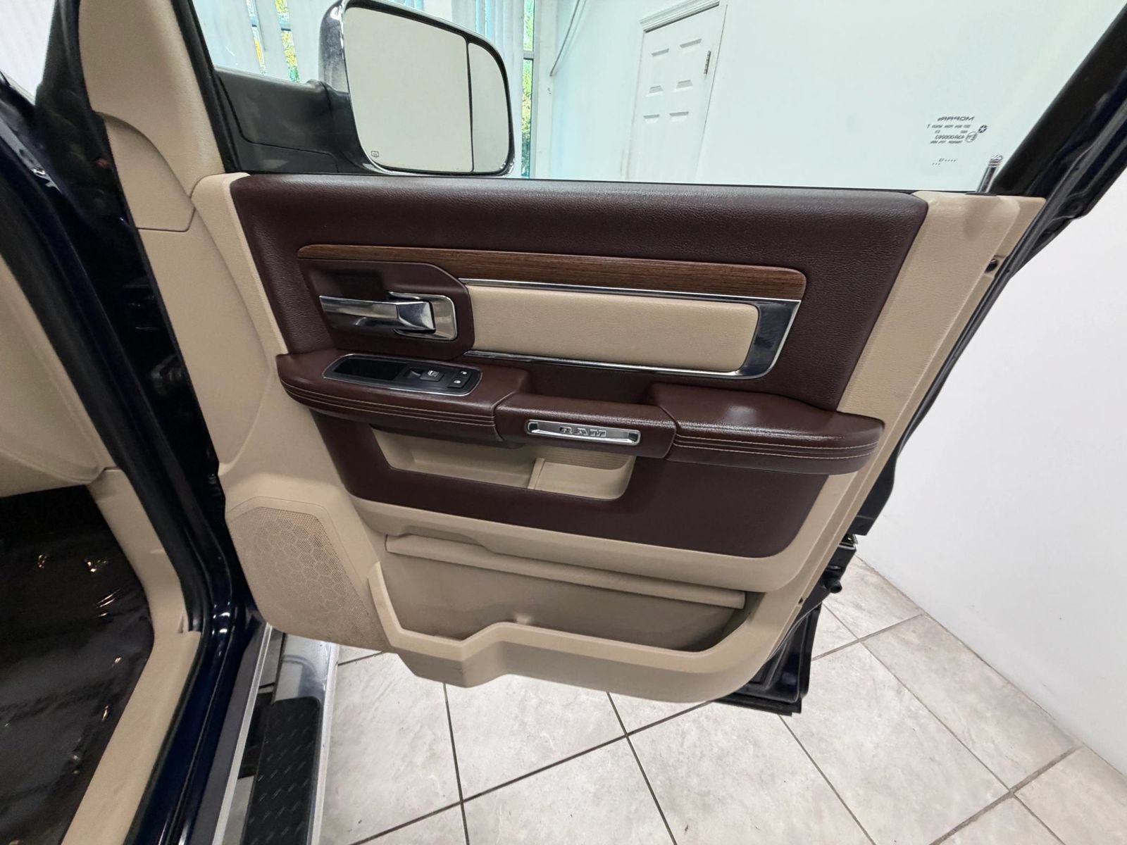 Used 2013 RAM 1500 Laramie w/ Convenience Group AWD/4WD image 20
