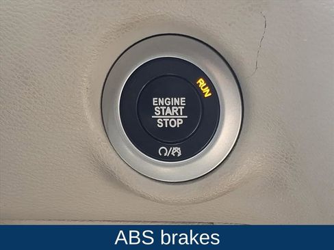 Used 2018 Chrysler Pacifica Touring-L FWD image 9