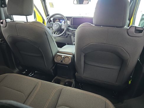 Used 2024 Jeep Wrangler Sport S image 11