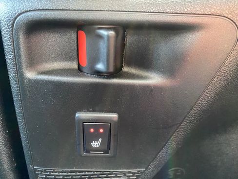 Used 2018 Chrysler Pacifica Touring-L Plus w/ S Appearance Package FWD image 20