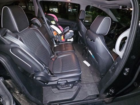 Used 2024 Honda Odyssey Elite image 11