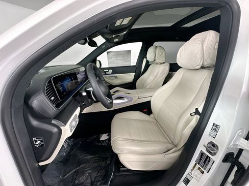 New 2026 Mercedes-Benz GLS 580 4MATIC image 22