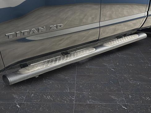 Used 2018 Nissan Titan SV w/ SV Convenience Package image 35