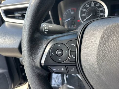Used 2022 Toyota Corolla LE FWD image 21