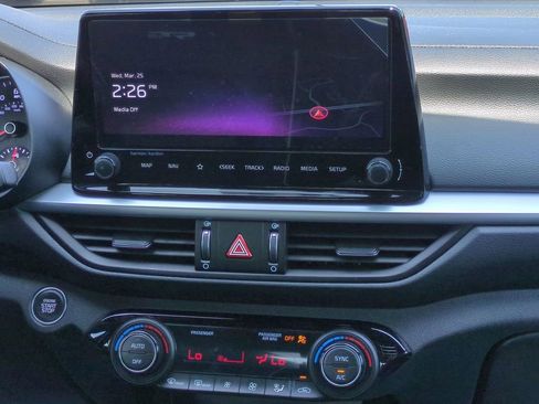 Used 2023 Kia Forte GT-Line w/ GT-Line Premium Package image 18