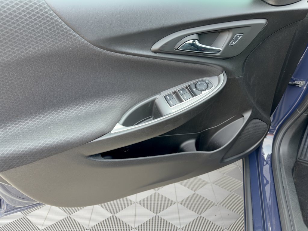 Certified 2025 Chevrolet Malibu RS FWD image 14