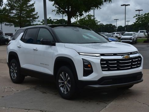New 2026 Chevrolet Equinox LT w/ Safety and Technology Package FWD image 3