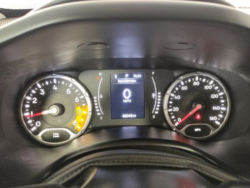 Used 2015 Jeep Renegade Latitude w/ Cold Weather Group AWD/4WD image 23