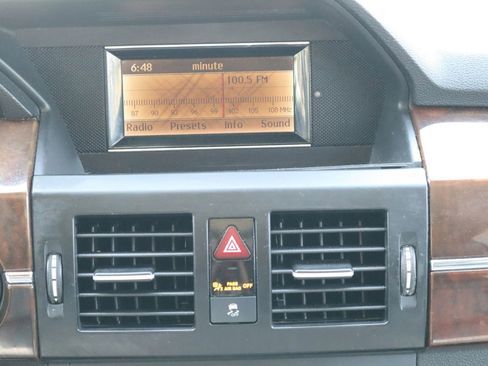 Used 2011 Mercedes-Benz GLK 350 4MATIC image 22