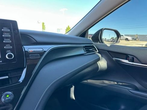Used 2021 Toyota Camry SE AWD/4WD image 18