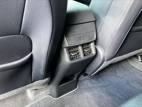 Used 2025 Chevrolet Equinox LT w/ Convenience Package II FWD image 33