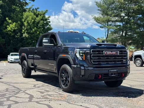 Used 2024 GMC Sierra 3500 AT4 w/ Technology Package AWD/4WD image 32
