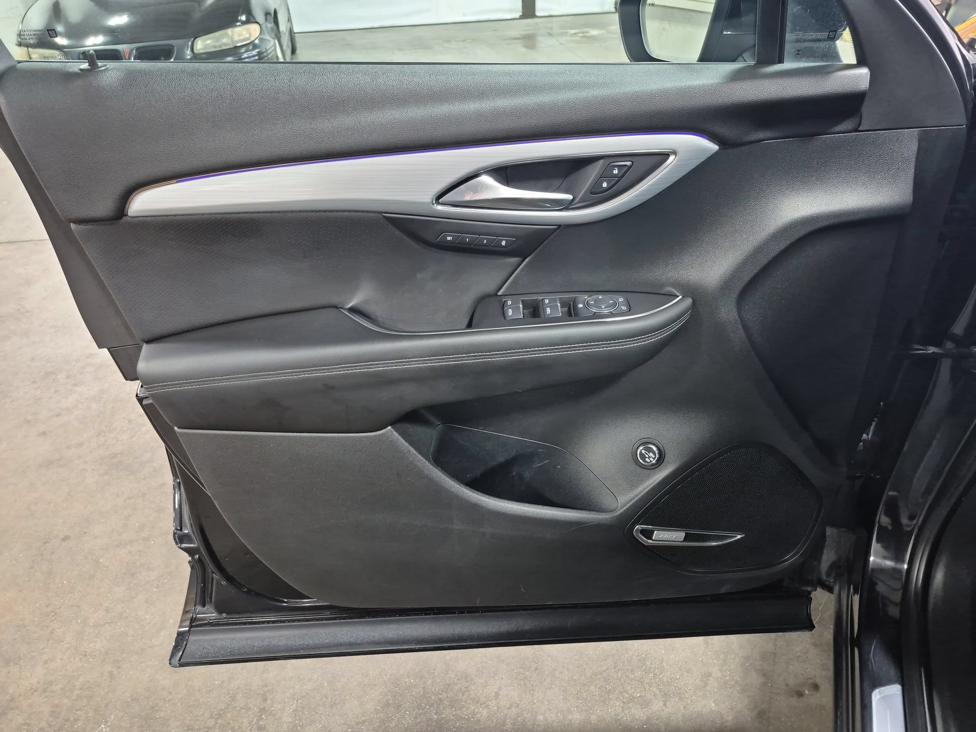 Used 2024 Buick Envision Avenir AWD/4WD image 24
