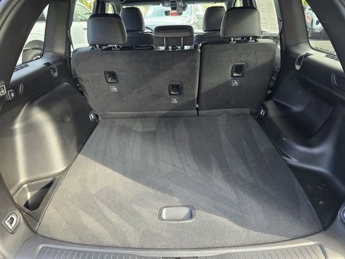 Used 2025 Jeep Grand Cherokee Altitude image 5