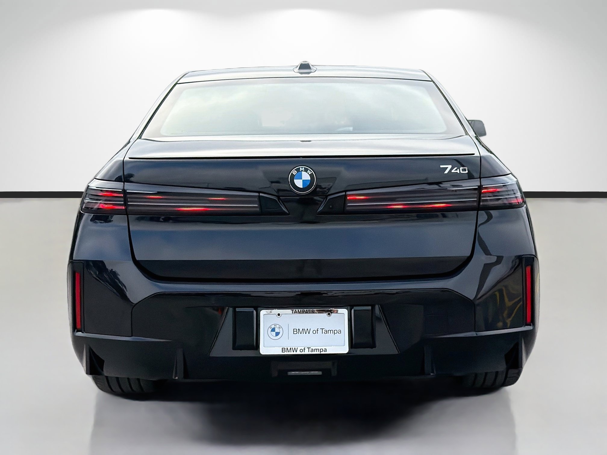 New 2027 BMW 740i w/ M Sport Professional Package RWD image 4