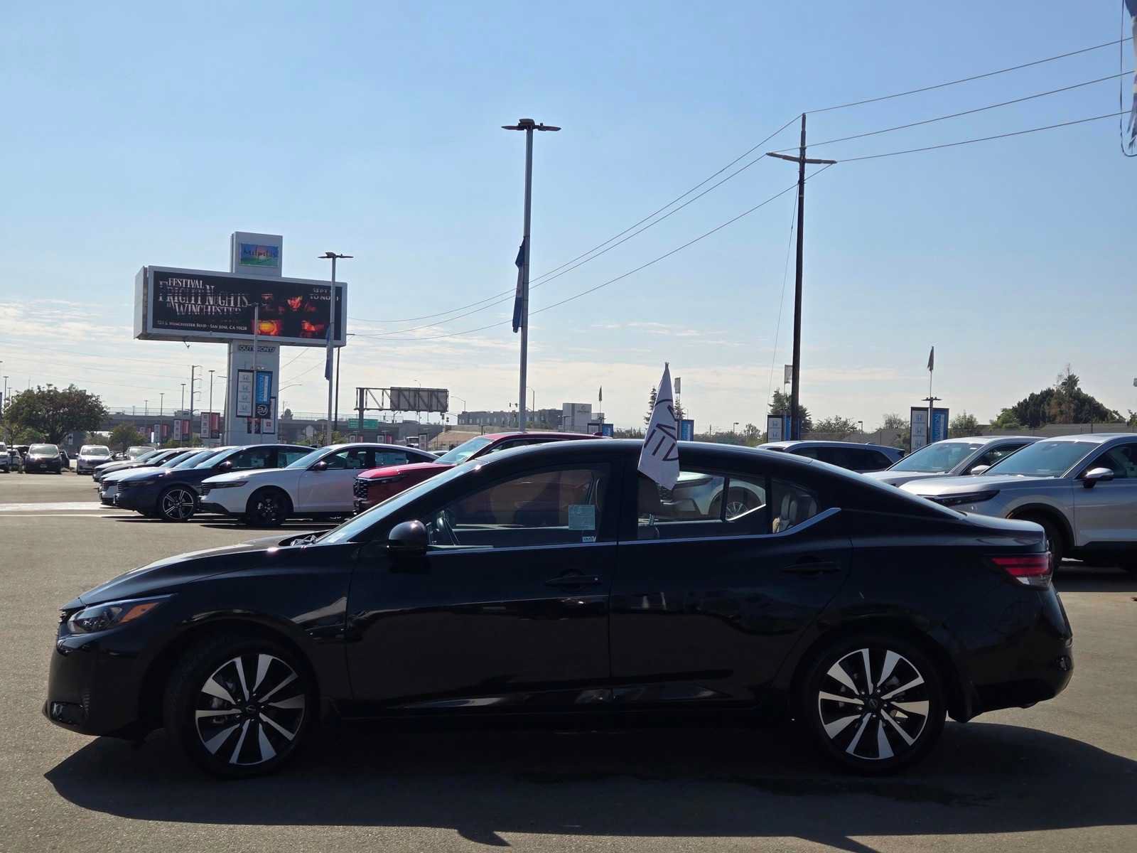 Used 2025 Nissan Sentra SV w/ SV Premium Package FWD image 4