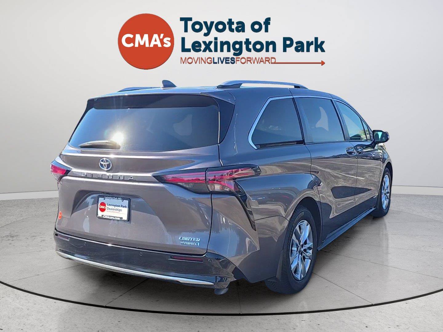 Used 2021 Toyota Sienna Limited FWD image 5