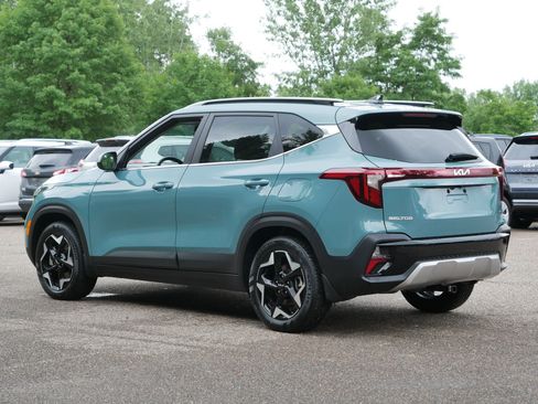 Certified 2025 Kia Seltos EX w/ EX Sunroof Package AWD/4WD image 5