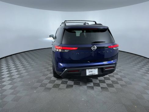 Certified 2025 Nissan Pathfinder SV w/ Black Appearance Package AWD/4WD image 7