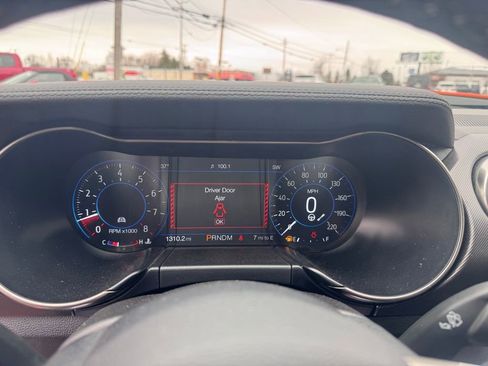 Used 2020 Ford Mustang Shelby GT500 w/ Technology Package image 16