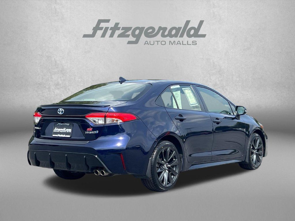 Used 2023 Toyota Corolla SE w/ SE Package FWD image 8