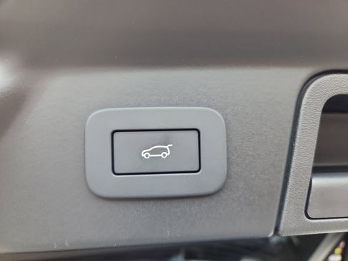 Used 2026 Land Rover Range Rover Velar S image 14