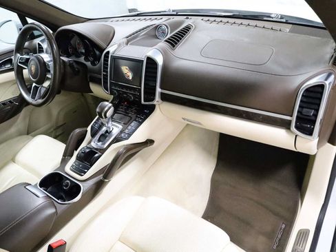 Used 2015 Porsche Cayenne S AWD/4WD image 6