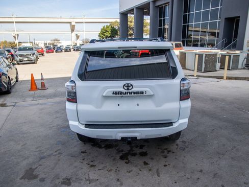 Used 2022 Toyota 4Runner SR5 image 8