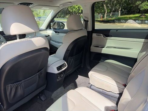 Used 2024 Hyundai Palisade Calligraphy FWD image 9
