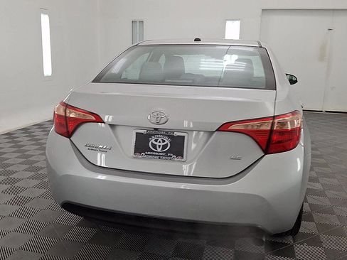 Used 2017 Toyota Corolla LE image 3