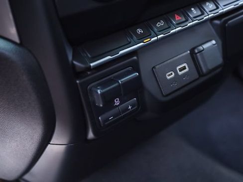 Used 2022 Chevrolet Silverado 1500 Custom Trail Boss w/ Safety Confidence Package AWD/4WD image 27