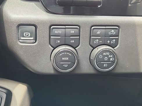 Used 2025 Chevrolet Silverado 1500 ZR2 w/ Technology Package AWD/4WD image 18