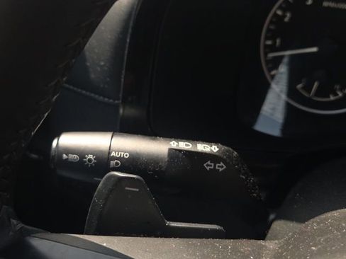 Used 2025 Nissan Pathfinder SV image 40