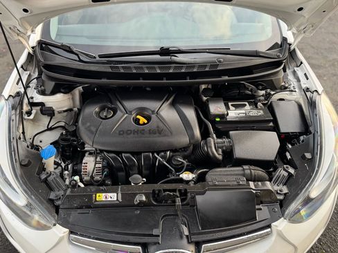 Used 2015 Hyundai Elantra SE image 11