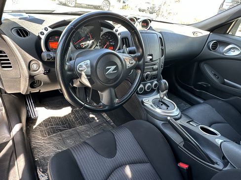 Used 2014 Nissan 370Z Roadster image 20