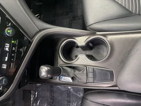 Used 2024 Toyota Camry SE image 29