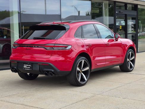 Certified 2025 Porsche Macan AWD/4WD image 9