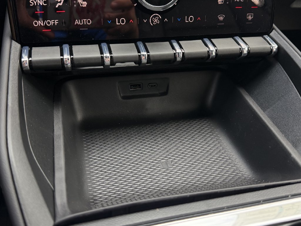 New 2027 GMC Terrain Elevation w/ Elevation Premium Package FWD image 18