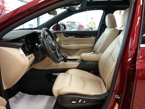 Used 2017 Cadillac XT5 Luxury w/ Driver Awareness Package AWD/4WD image 27
