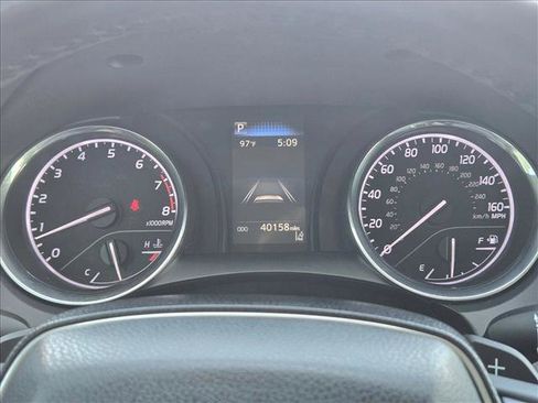 Used 2020 Toyota Camry SE FWD image 11